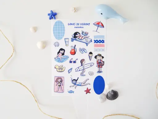 Abecedario de letras para imprimir con temática de verano: chicas disfrutando de la playa, piscina y helados.